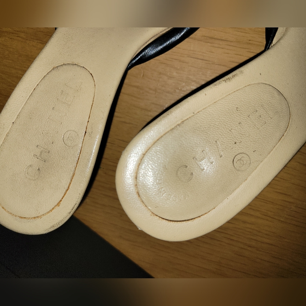 CHANEL kitten heels in Black - Picture 11 of 13